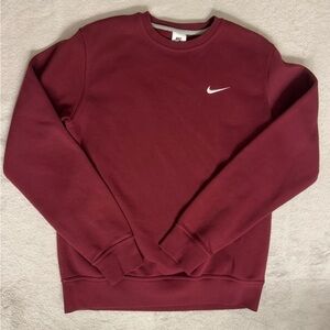 Nike Men's Burgundy/ Maroon Crewneck Sweater